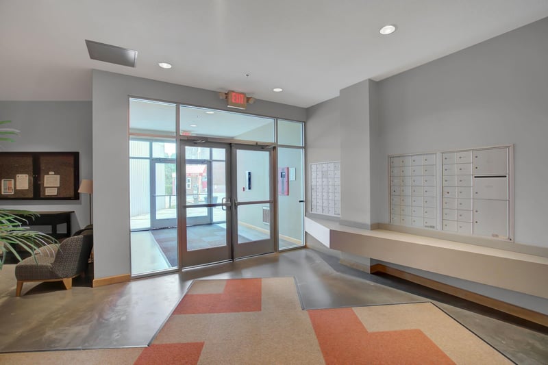 2650 University Ave W #320, Saint Paul, MN 55114
