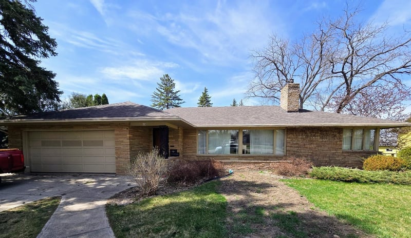 910 3rd Ave SW, Pipestone, MN 56164