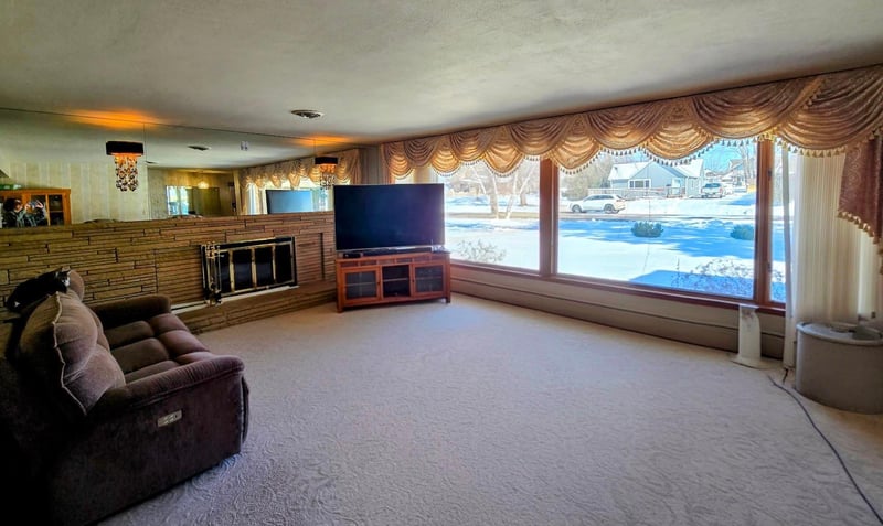 910 3rd Ave SW, Pipestone, MN 56164
