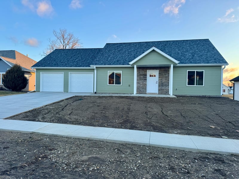 2164 Marvs Ln NE, Stewartville, MN 55976