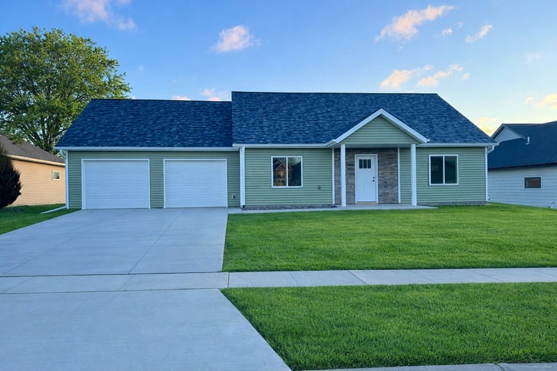 2164 Marvs Ln NE, Stewartville, MN 55976