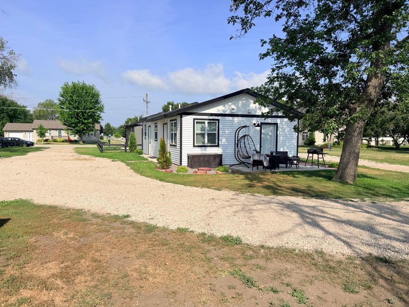 201 12 10th Ave SE, Pipestone, MN 56164