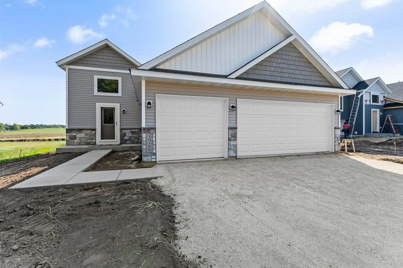 569 Sienna Dr, Watertown, MN 55388