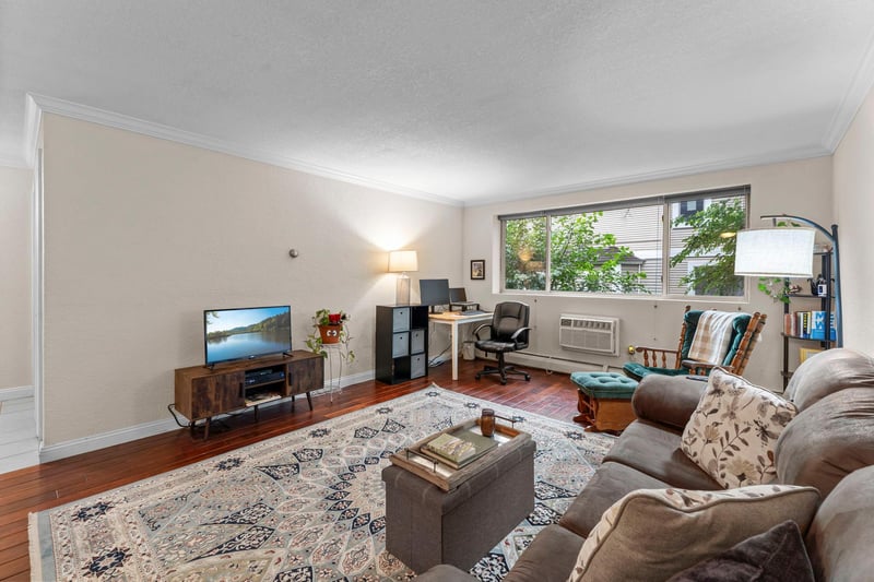3120 Hennepin Ave #106, Minneapolis, MN 55408