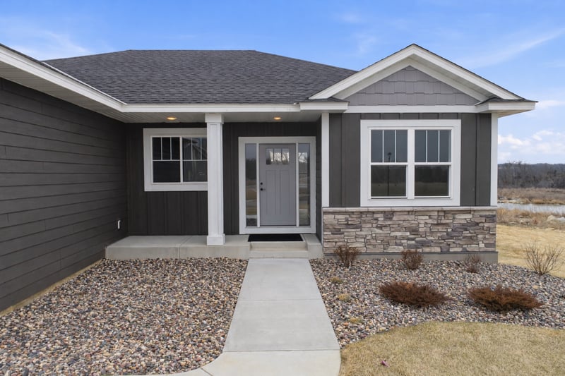 6839 Timberview Ct, Cannon Falls, MN 55009