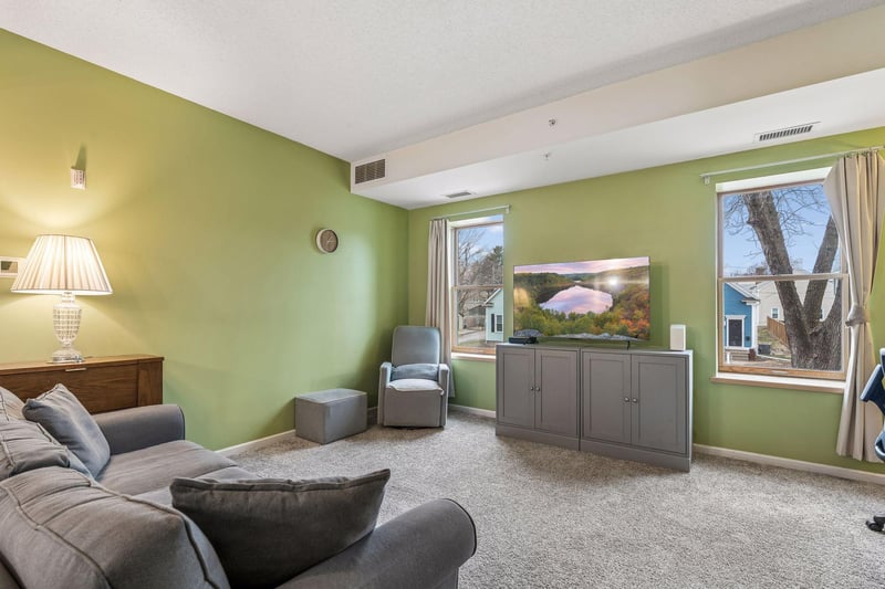 2040 Como Ave #202, Saint Paul, MN 55108