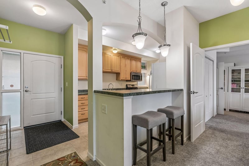 2040 Como Ave #202, Saint Paul, MN 55108