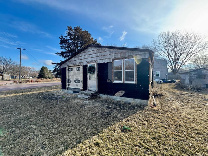 704 E Walnut St, Redwood Falls, MN 56283