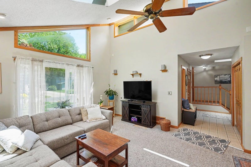 5237 Elk St, White Bear Twp, MN 55110