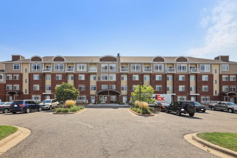649 Old Highway 8 NW #238, New Brighton, MN 55112