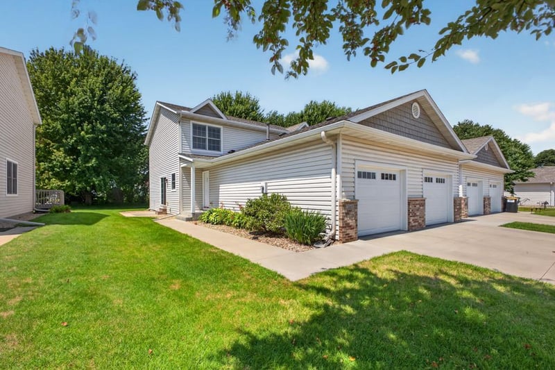 3069 Venice Ln NW, Rochester, MN 55901