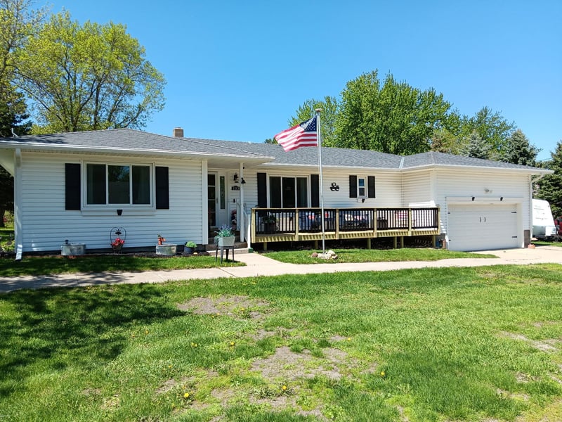 110 S Niggeler St, Elizabeth, MN 56533
