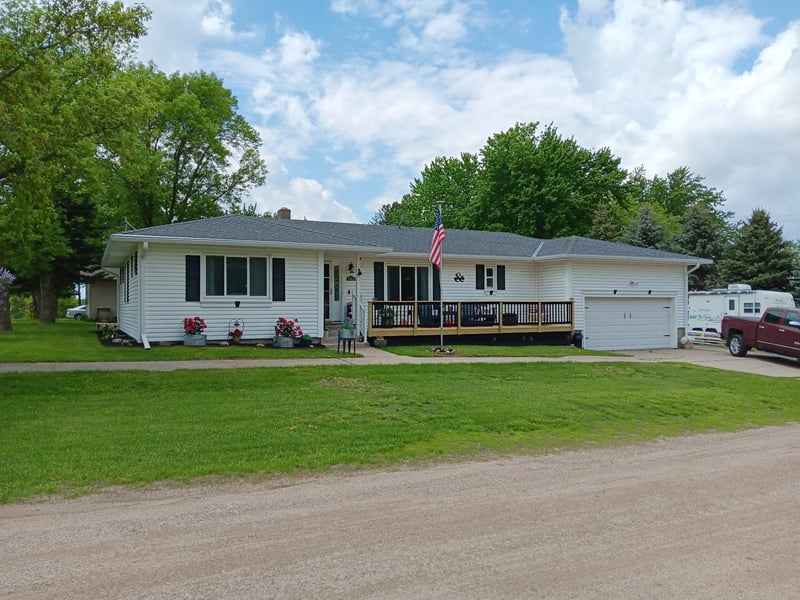 110 S Niggeler St, Elizabeth, MN 56533