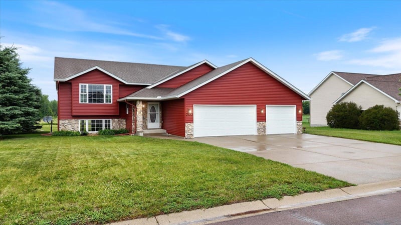 2100 Blake Ave, Lester Prairie, MN 55354