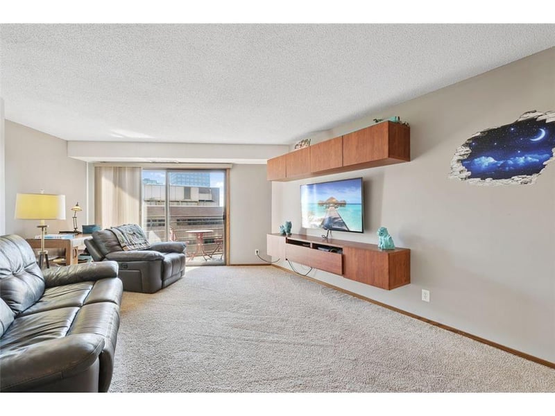 26 10th St W #1005, Saint Paul, MN 55102