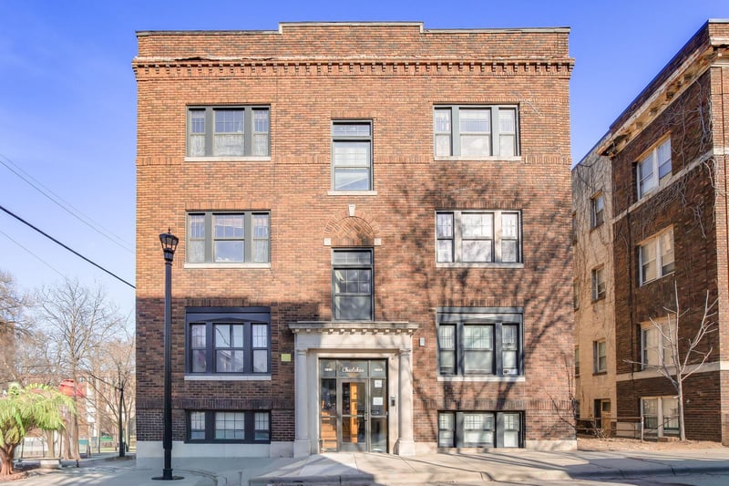 1901 Stevens Ave #303, Minneapolis, MN 55403