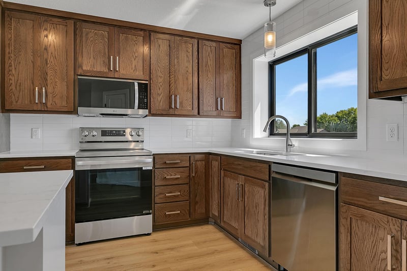 313 10th St S, Sartell, MN 56377