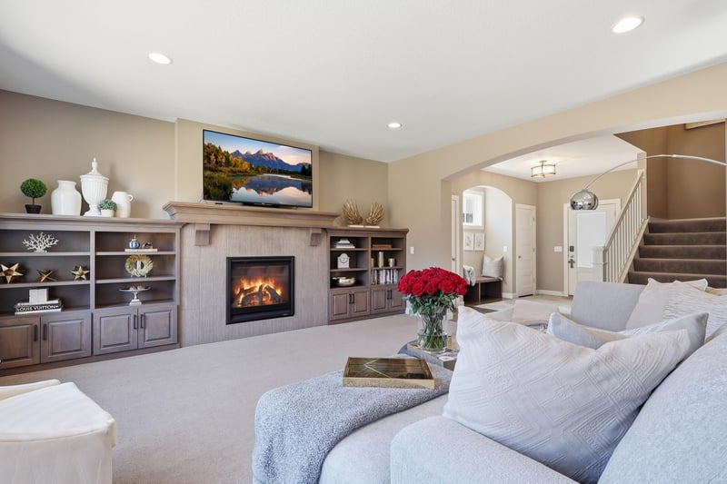 12864 Frost Point Ct, Apple Valley, MN 55124
