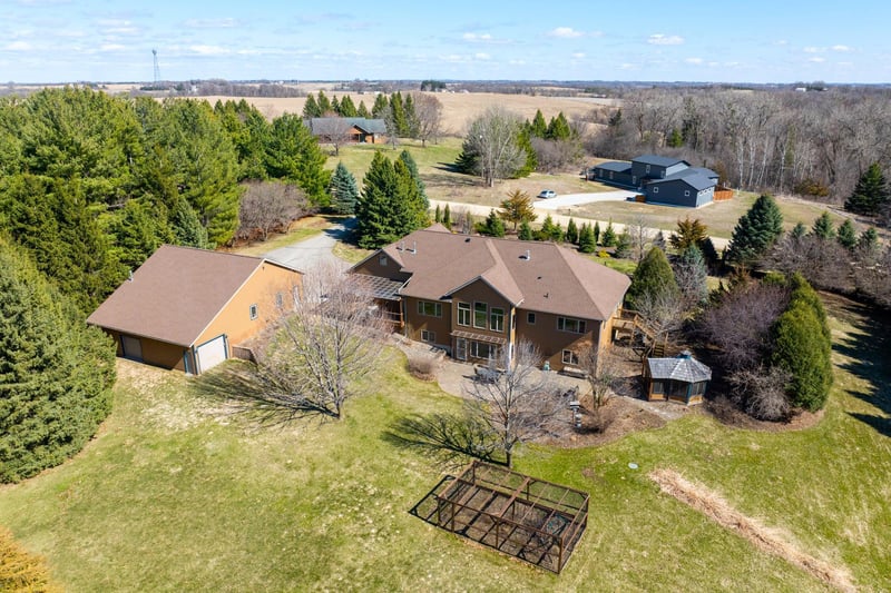 30915 Hay Creek Hills Dr, Red Wing, MN 55066