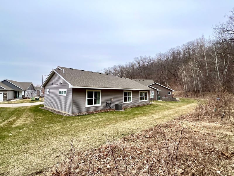 1140 Hewitt Blvd, Red Wing, MN 55066