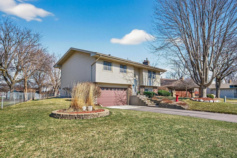 8340 Jersey Ave N, Brooklyn Park, MN 55445