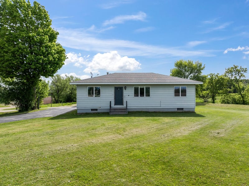 7320 90th St SE, Stewartville, MN 55976