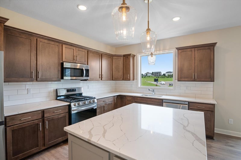 8082 180th St W, Lakeville, MN 55044