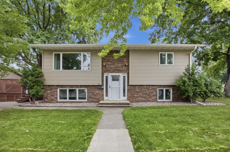 1211 Hall Ave, Breckenridge, MN 56520