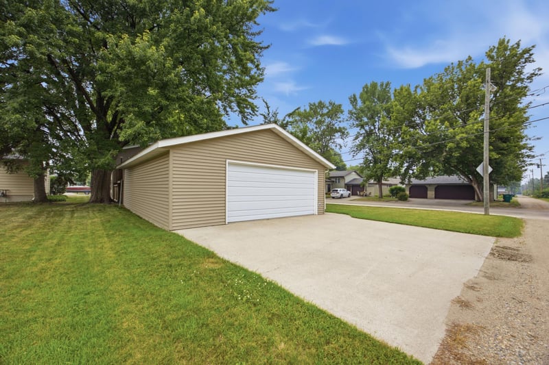 1211 Hall Ave, Breckenridge, MN 56520