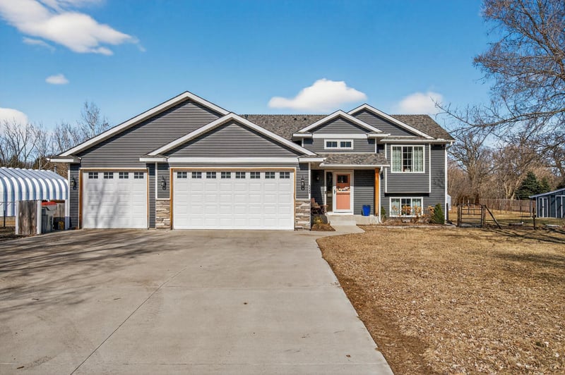 4349 218th Ave NW, Oak Grove, MN 55303
