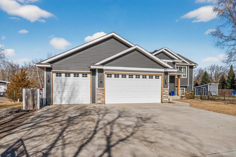 4349 218th Ave NW, Oak Grove, MN 55303