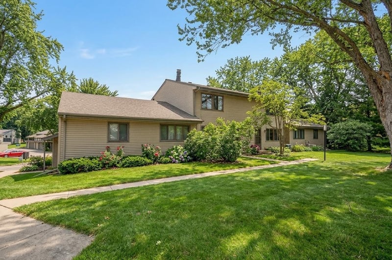 4478 Arden View Ct, Arden Hills, MN 55112