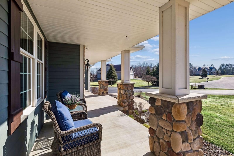 19671 Yellowpine St NW, Oak Grove, MN 55011