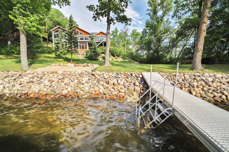 2147 Summit Dr, Cushing, MN 56443