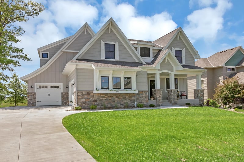 8273 Gatewater Dr, Monticello, MN 55362