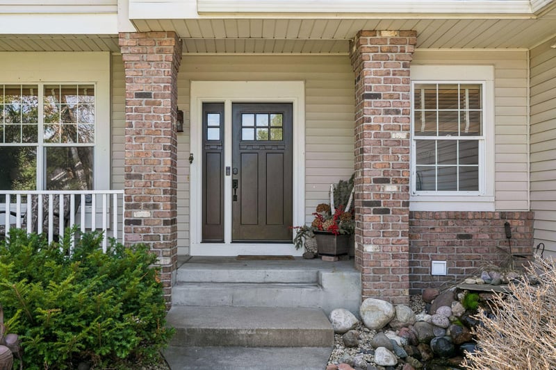 758 Heron Ave N, Oakdale, MN 55128