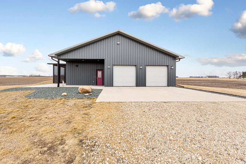 17742 280th Ave, Ellendale, MN 56026
