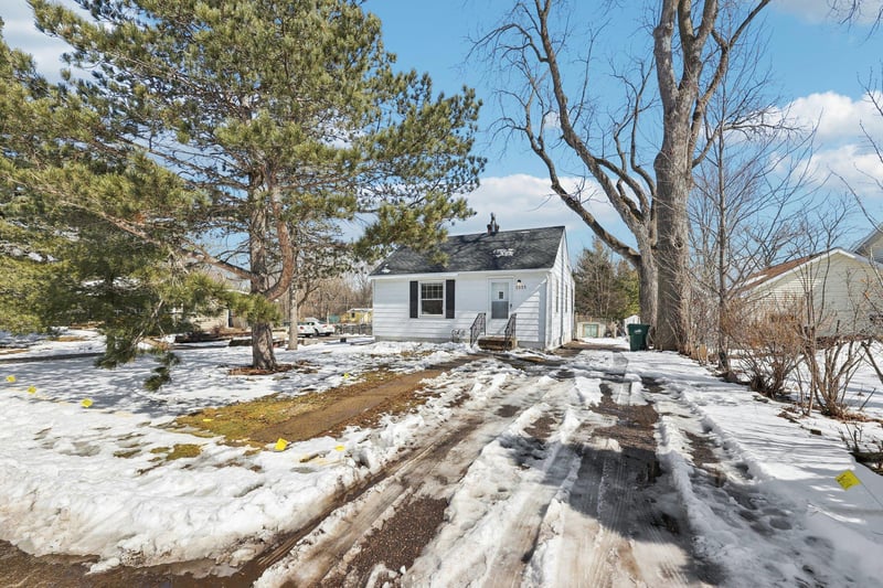 3333 Chippewa Rd, Hopkins, MN 55305