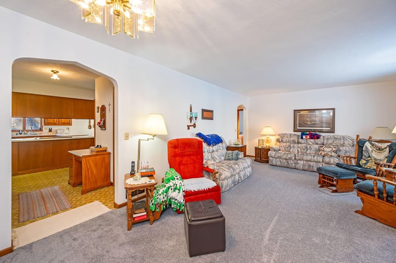 206 N 1st Ave E, Truman, MN 56088