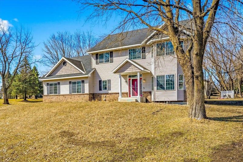2725 Tranquility Dr, Saint Cloud, MN 56301