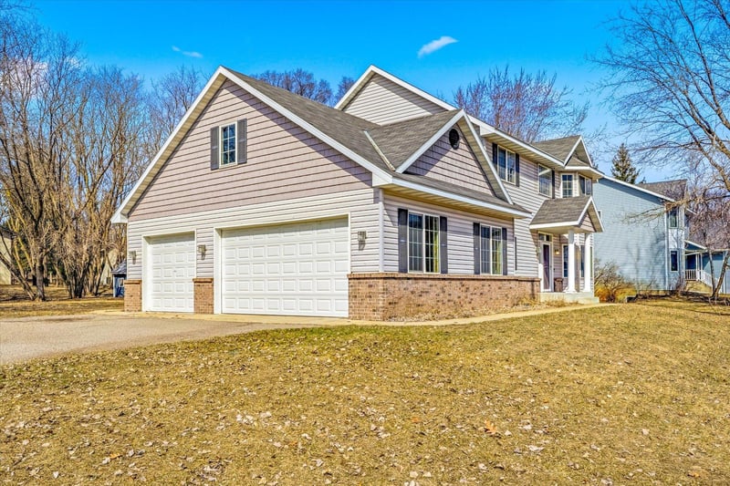 2725 Tranquility Dr, Saint Cloud, MN 56301