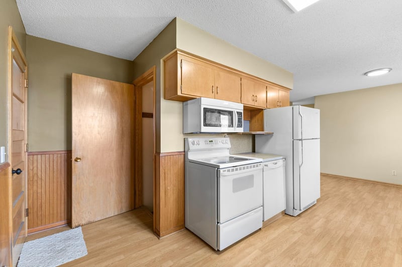 816 W Chandler St, Arlington, MN 55307