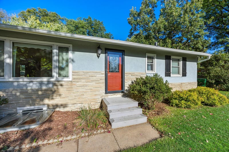 9706 Foley Blvd NW, Coon Rapids, MN 55433