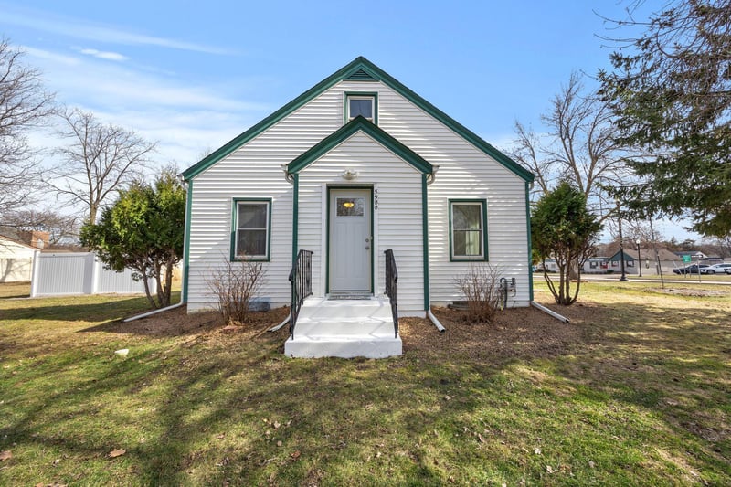5900 Maple St, Rockford, MN 55373