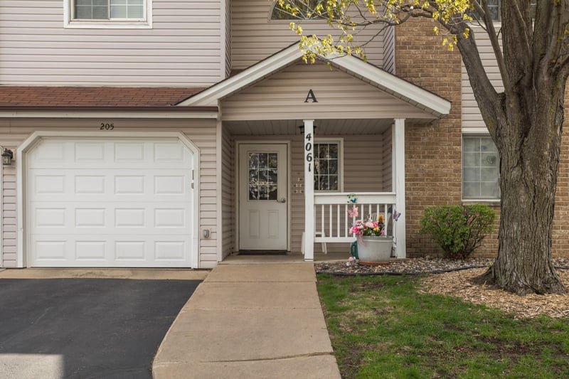 4061 Maureen Dr NE #105, Columbia Heights, MN 55421