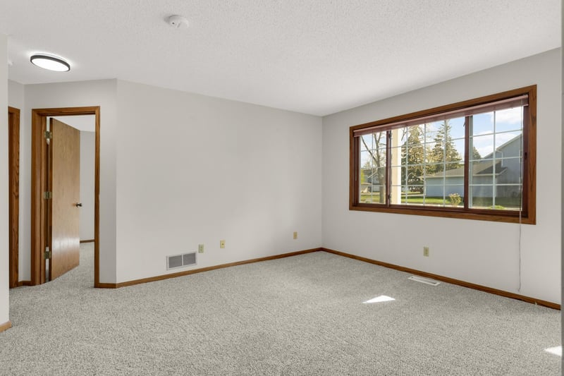 4061 Maureen Dr NE #105, Columbia Heights, MN 55421