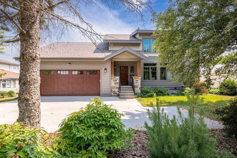 5220 London Rd, Duluth, MN 55804