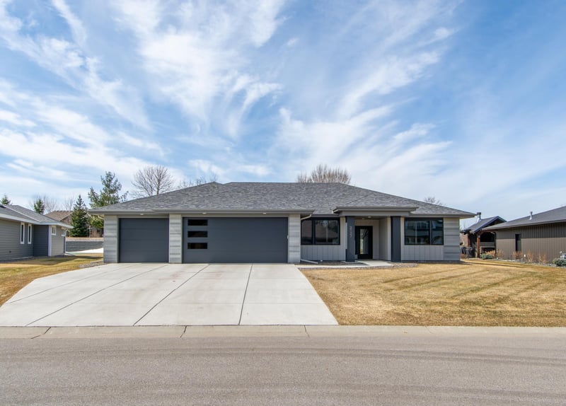 2127 Tamarack Dr, Saint Cloud, MN 56301
