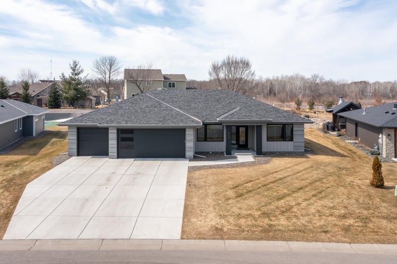 2127 Tamarack Dr, Saint Cloud, MN 56301