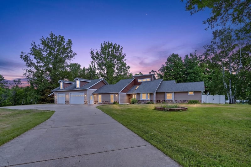 33107 Chippewa Dr, Grand Rapids, MN 55744